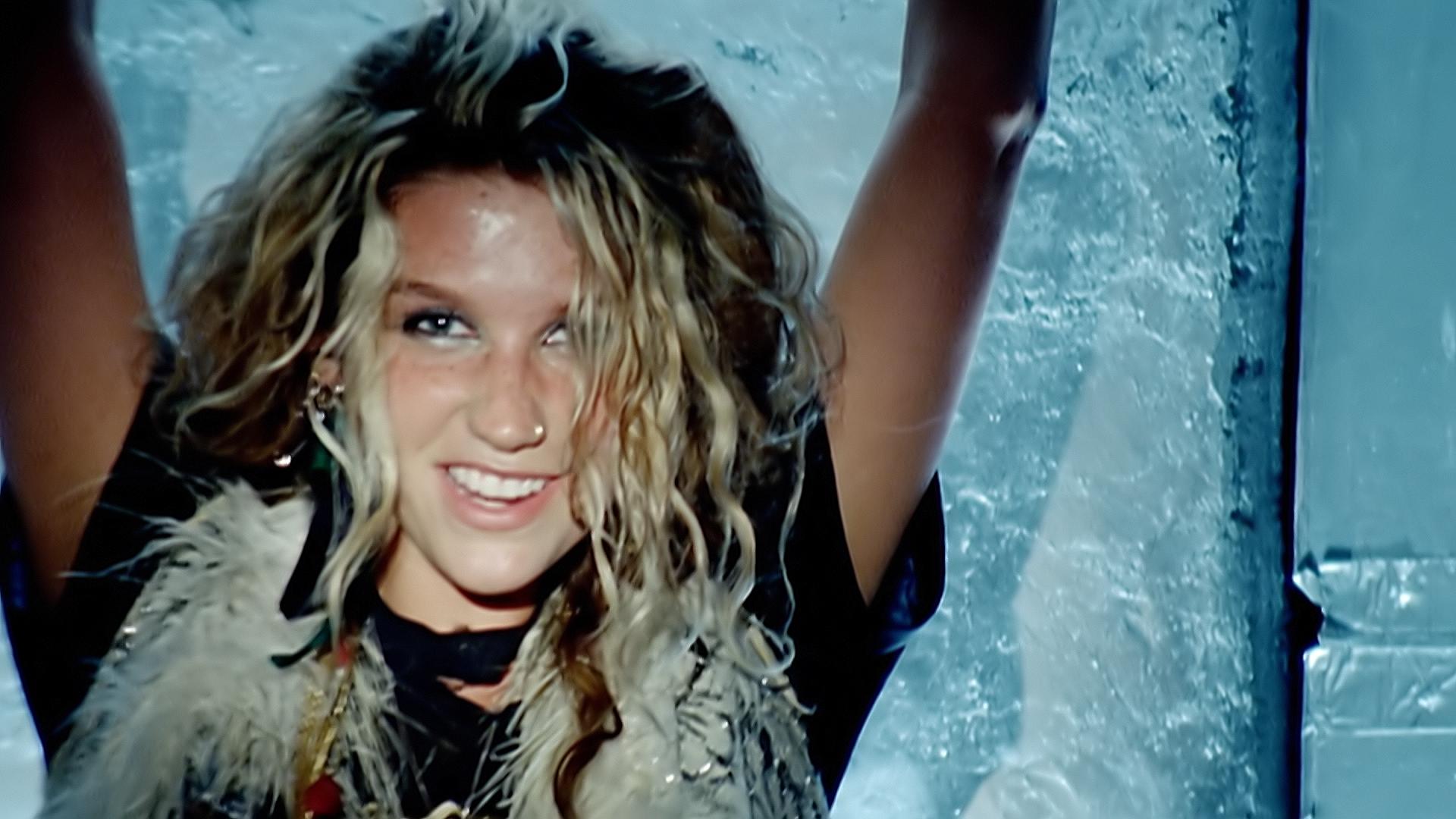 Ke$ha - TiK ToK (Official HD Video)