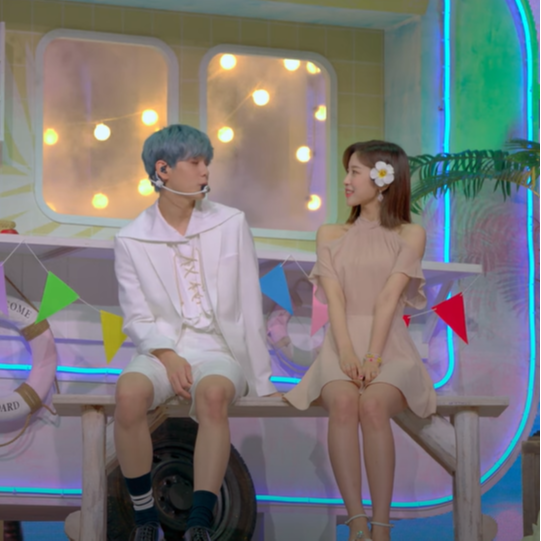 Hawaiian Couple (Live) banner