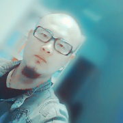 光头大胡子的王乐