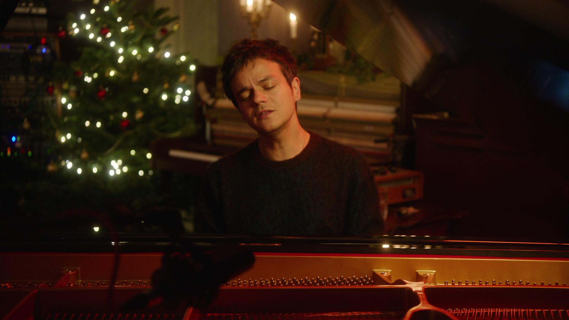 Jamie Cullum - How Do You Fly? (Stripped Back Performance)