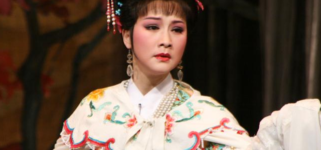 方亚芬