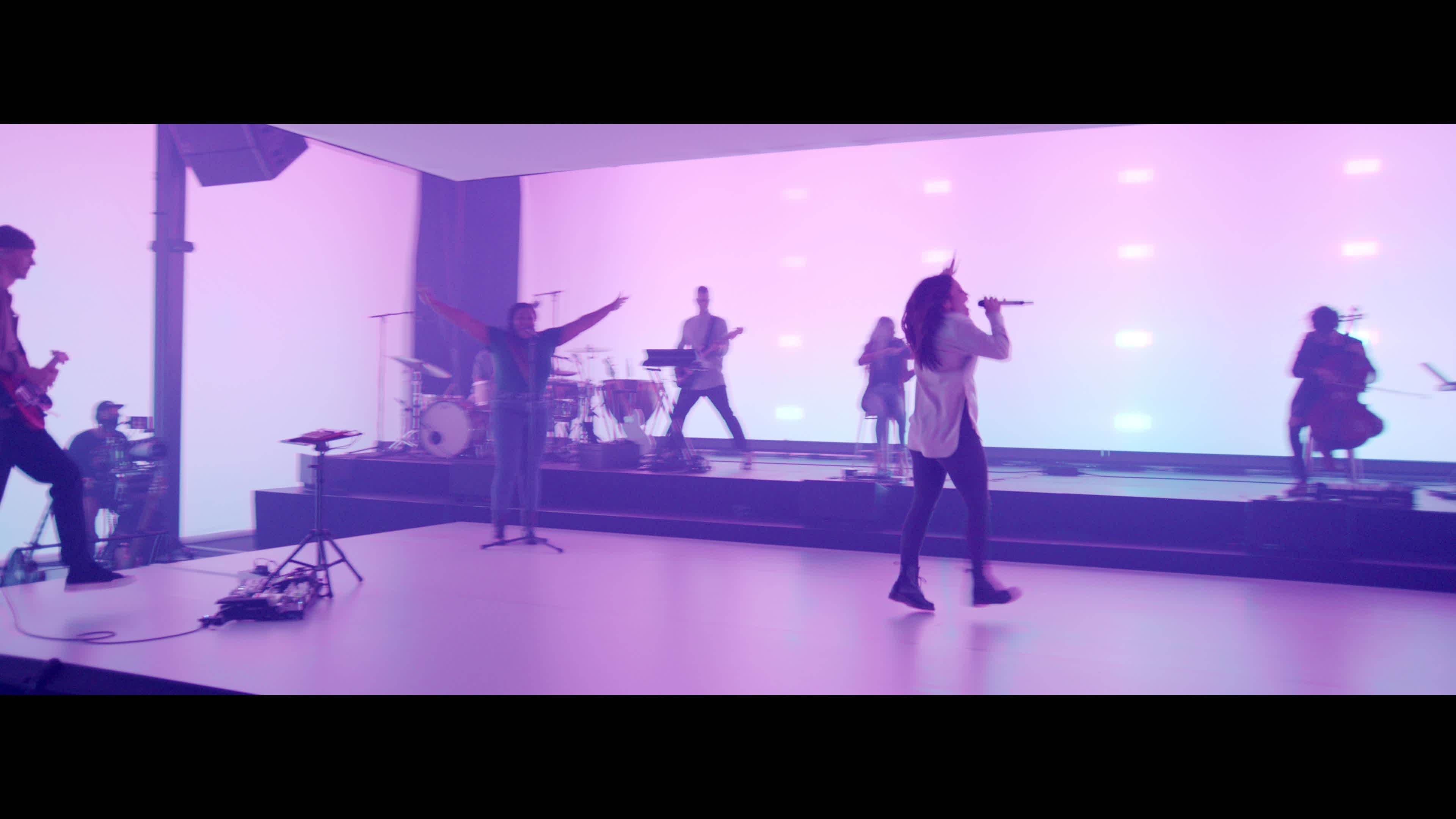 Kari Jobe - Heaven Invade (Live At The Belonging Co, Nashville, TN/2020)