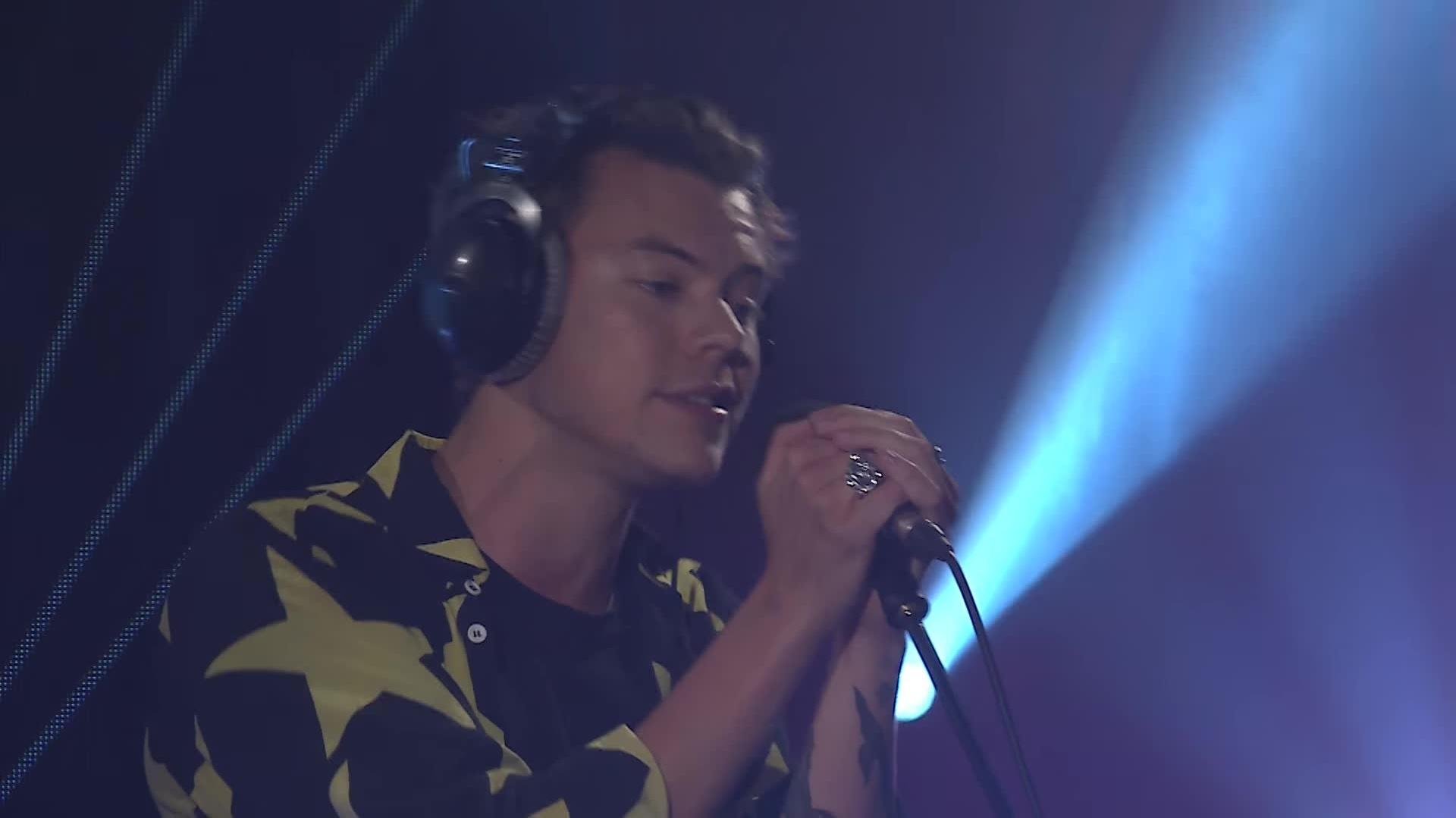 Harry Styles - The Chain (Fleetwood Mac cover) in the Live Lounge