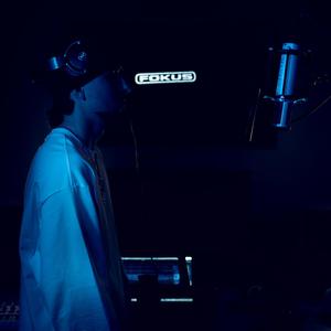 ByL (feat. Los Del Control)