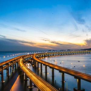 你真诚时候的眼神深深触动了我