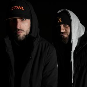 Distratti (feat. Ricky the large, Flowma B & Benzyh)