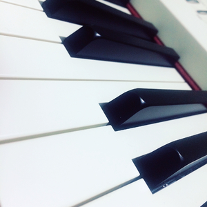 lonely in 寂寞的季节（Live Piano）