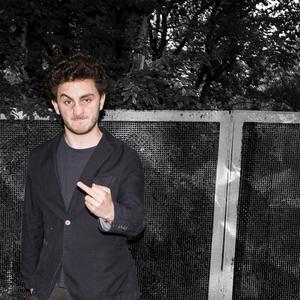 არ გვიხდება (feat. TVLCHRL)