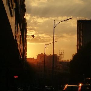红色高跟鞋