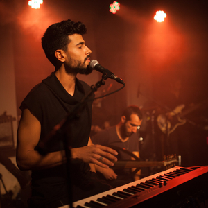 מקורות - בהופעה