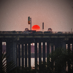 地平线前的余晖