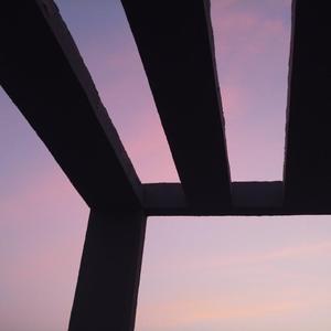 这城市风总是很大