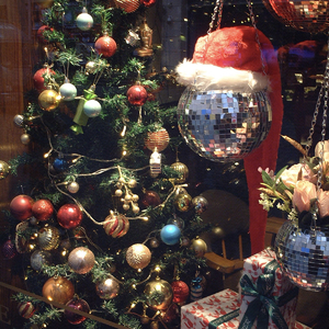 我在等你，你却和别人不离不弃