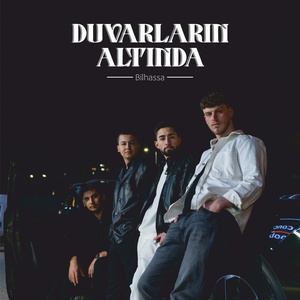 Duvarların Altında