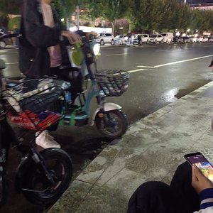 世间人我浊凡尘