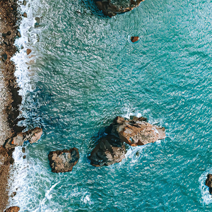 霜雪眉间梦未改