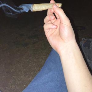 Front door (feat. Kynlary)