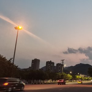 你像云朵一样散落人间