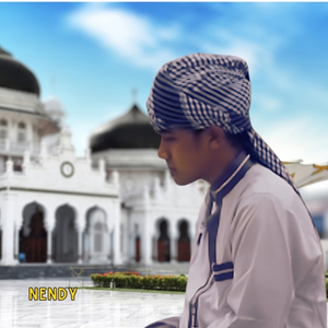 Bercermin Di Air Keruh