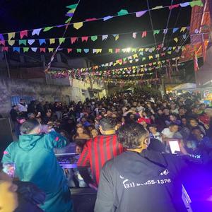 REVOADA COM OS CRIA (feat. DJ VITÃO GDI)