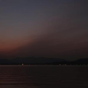 再见深海（微亮的瞬间）