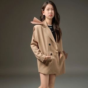 纸飞机向远方