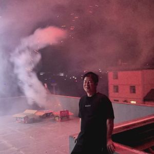 弦外之音，闪耀出道