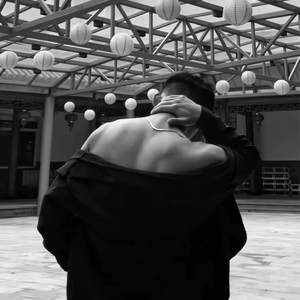 不食人间烟火味