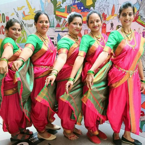 Dola Leke Aahu Tor Angna Lebo Sat Janam Ke Bandhna