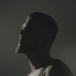 Долоні на стелю