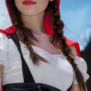 喀秋莎（翻自 丽基雅·鲁斯兰诺娃）