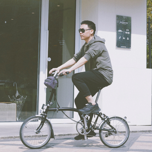 享受孤独者不谈繁华