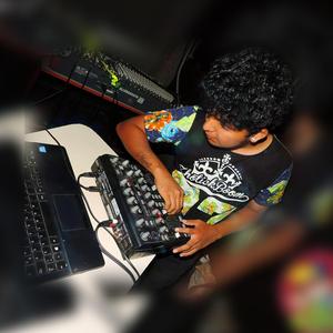 YAKETEO (feat. Dj mario)