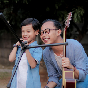 TERSENYUM PADAMU