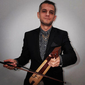 Gözlerimi Kapattım