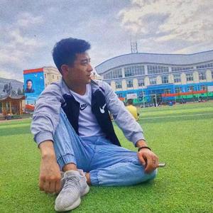 最宝贵的不是你所拥有的物质 而是陪伴在你身边的人