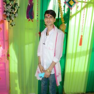 फर पाछ को झाखी रहगो हाथ हैलातो