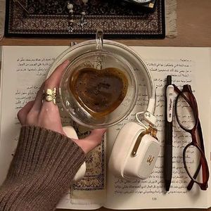 《玻璃汽水撞碎蝉鸣》