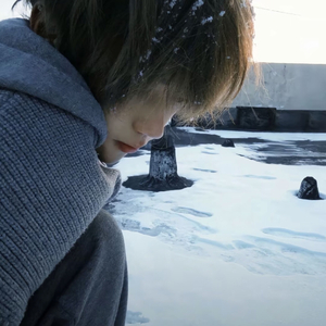 恨是凝固的琥珀 爱是易逝 的流沙