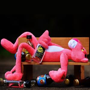 Zu tief ins Glas geschaut (8-Bit Indie-Pop)