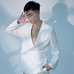 回首半生全是泪