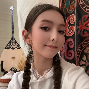 Қазақ Аруы （翻自 Zhazira Bairbekova）