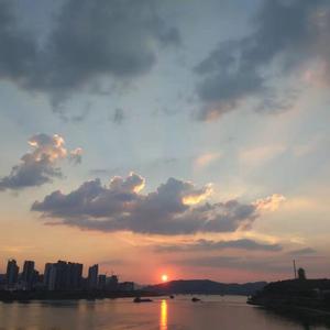 礼物（Prod By bbbluelee）