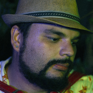 De Éxodo en Alas de Ícaro