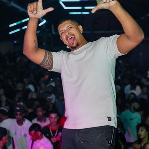 sextou com meus amigos