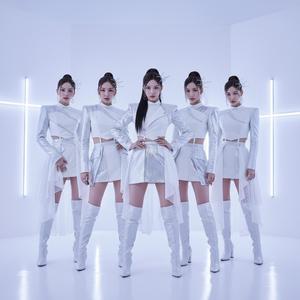 숨죽인 밤 공기 속에