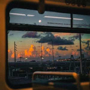 Người Đến Sau Giấc Mơ