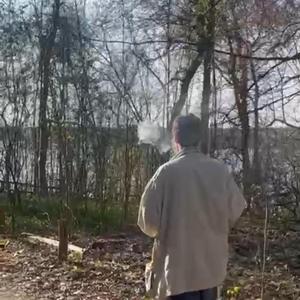 Ich falt die Hände vor der Brust
