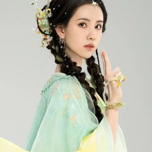 一层银白