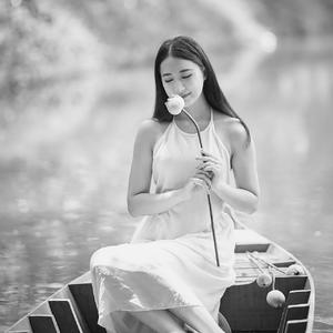 姑娘别等了.欣欣